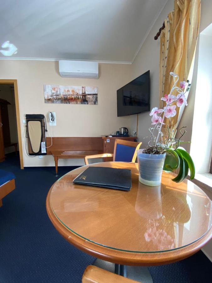Zamecky Hotel Zlaty Orel Hranice  Dış mekan fotoğraf
