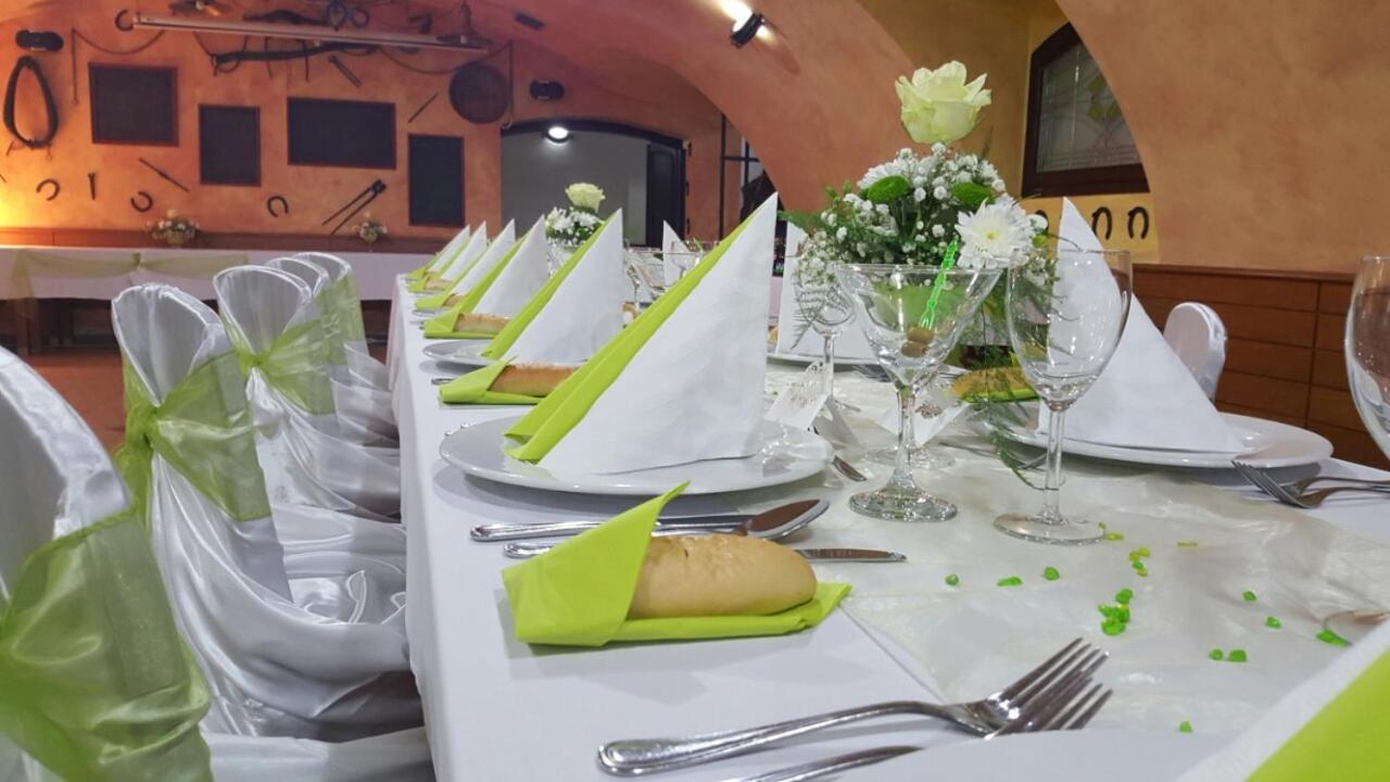 Zamecky Hotel Zlaty Orel Hranice  Dış mekan fotoğraf