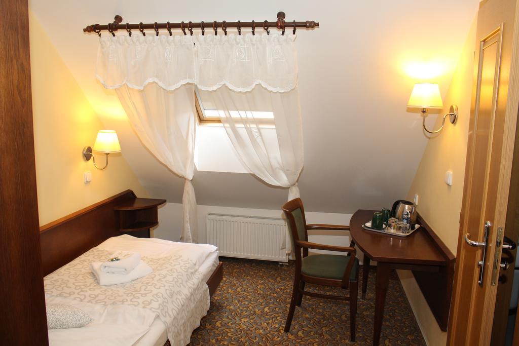 Zamecky Hotel Zlaty Orel Hranice  Dış mekan fotoğraf