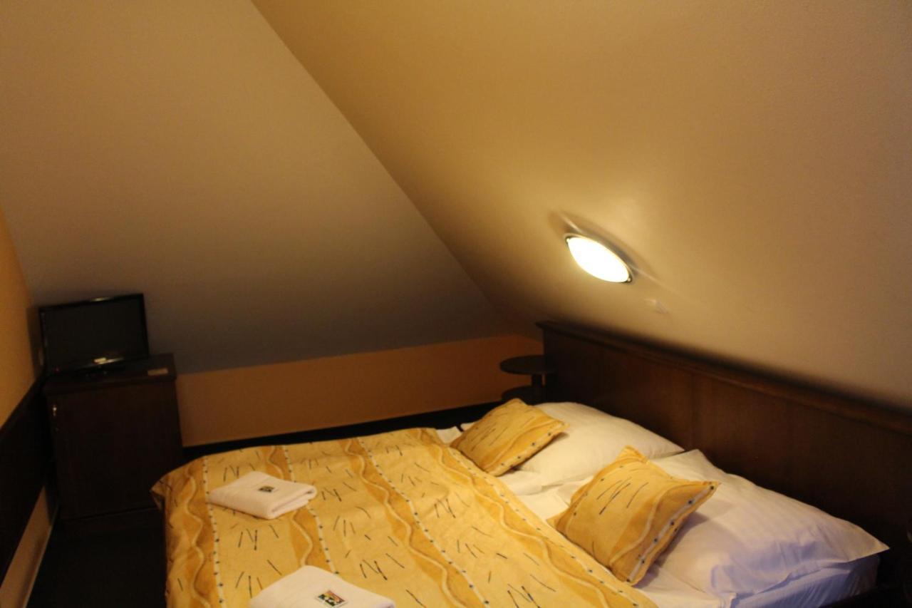 Zamecky Hotel Zlaty Orel Hranice  Dış mekan fotoğraf