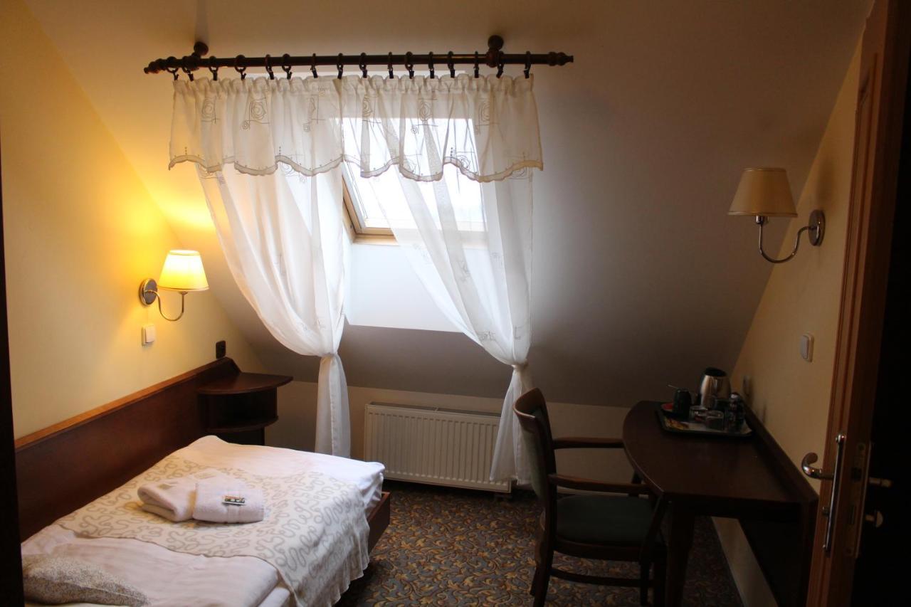 Zamecky Hotel Zlaty Orel Hranice  Dış mekan fotoğraf