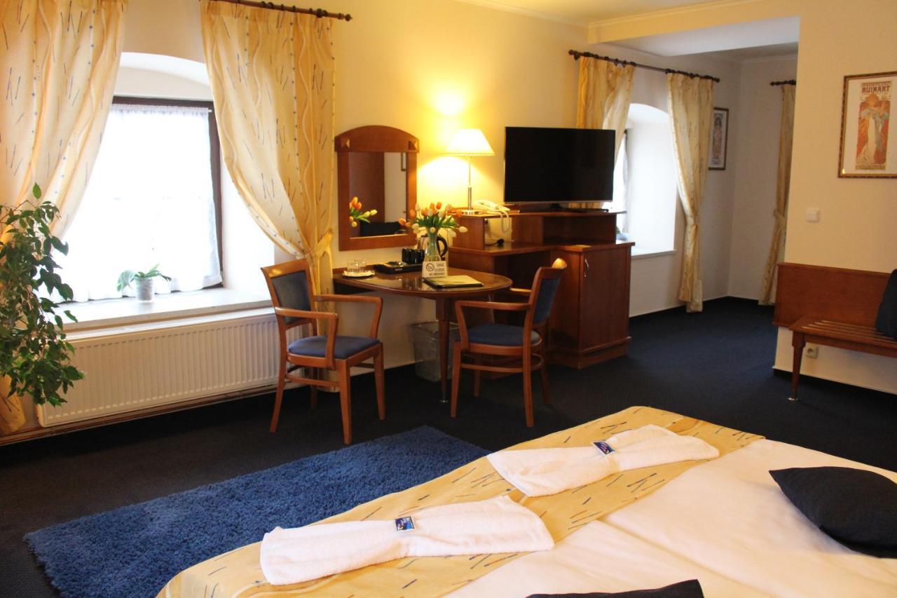 Zamecky Hotel Zlaty Orel Hranice  Dış mekan fotoğraf